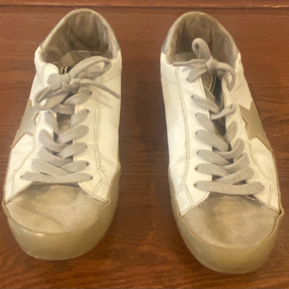 Shu Shop Sneakers Sz 6.5 White Leather Tan Suede Gold Star Paris